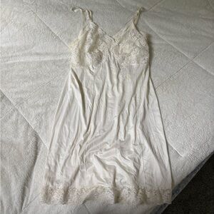 60s Elegant Lace Trim White Slip
